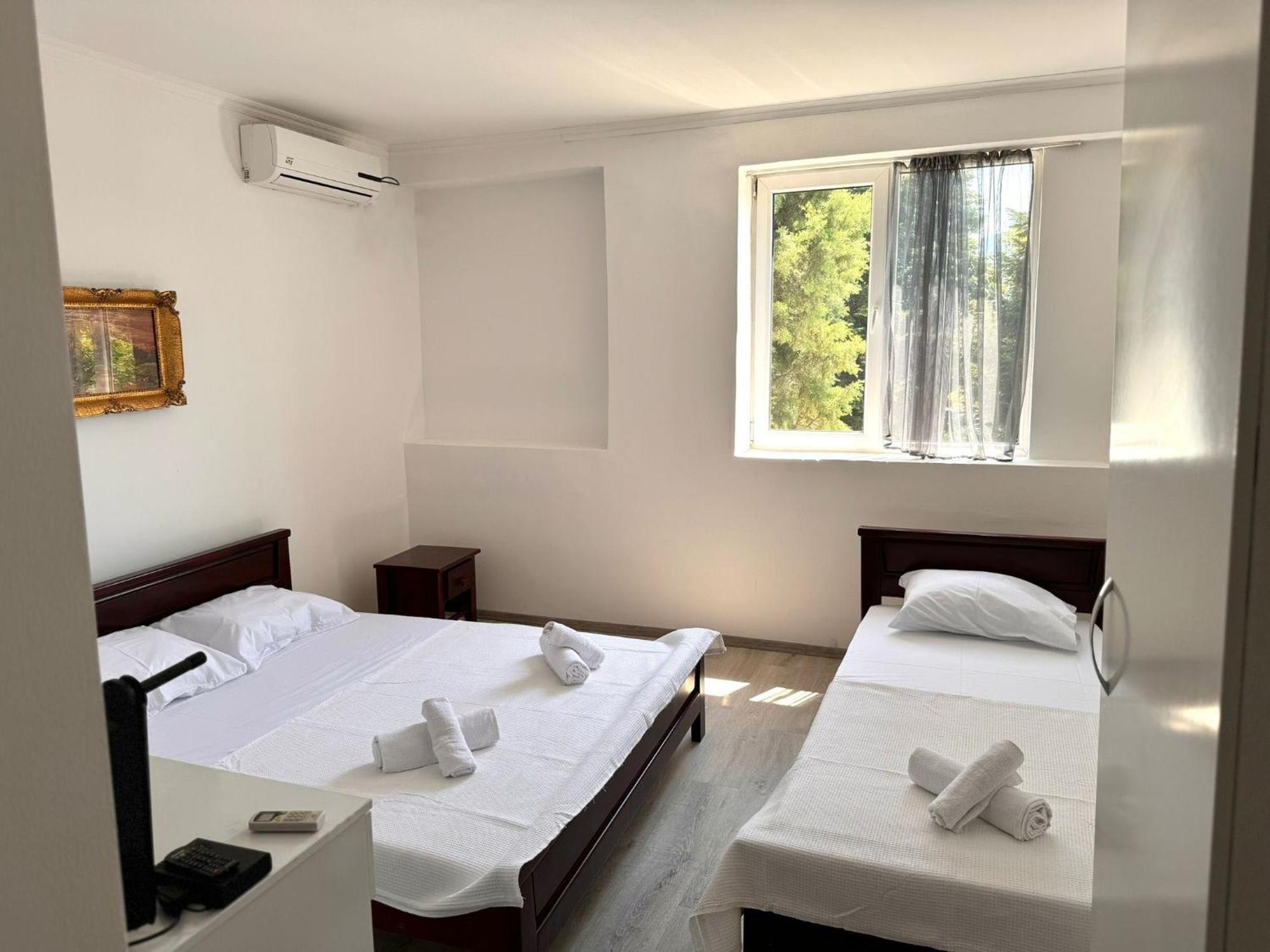 Hotel Istanbul Скопье Экстерьер фото